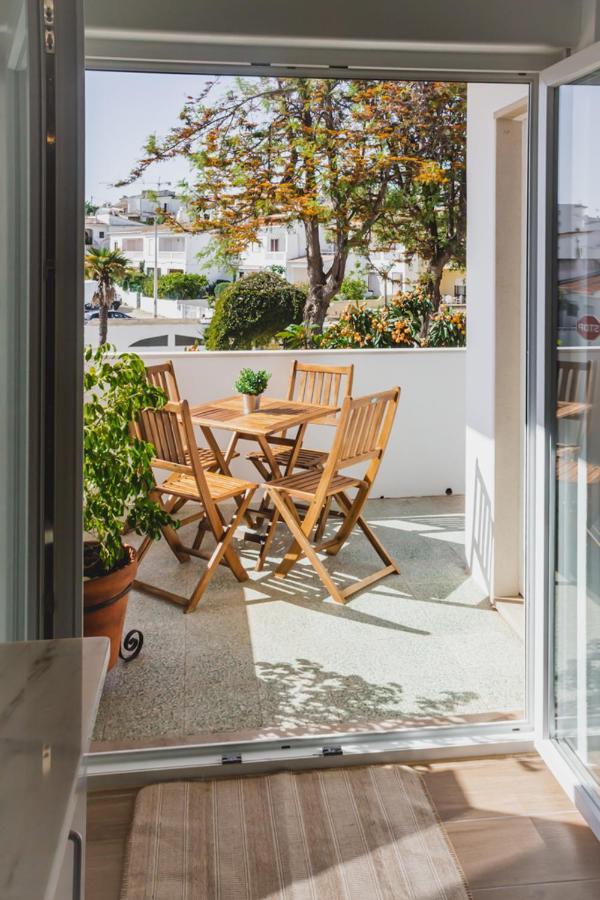 Lovely & Bright Renovated Apt. W/ Balcony In Lagos Exterior photo